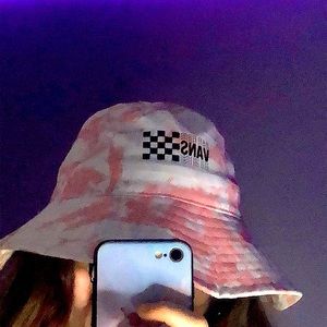 Vans off the wall bucket hat
